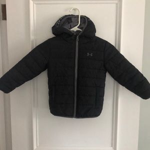 Boys Under Armour black winter coat (4T)